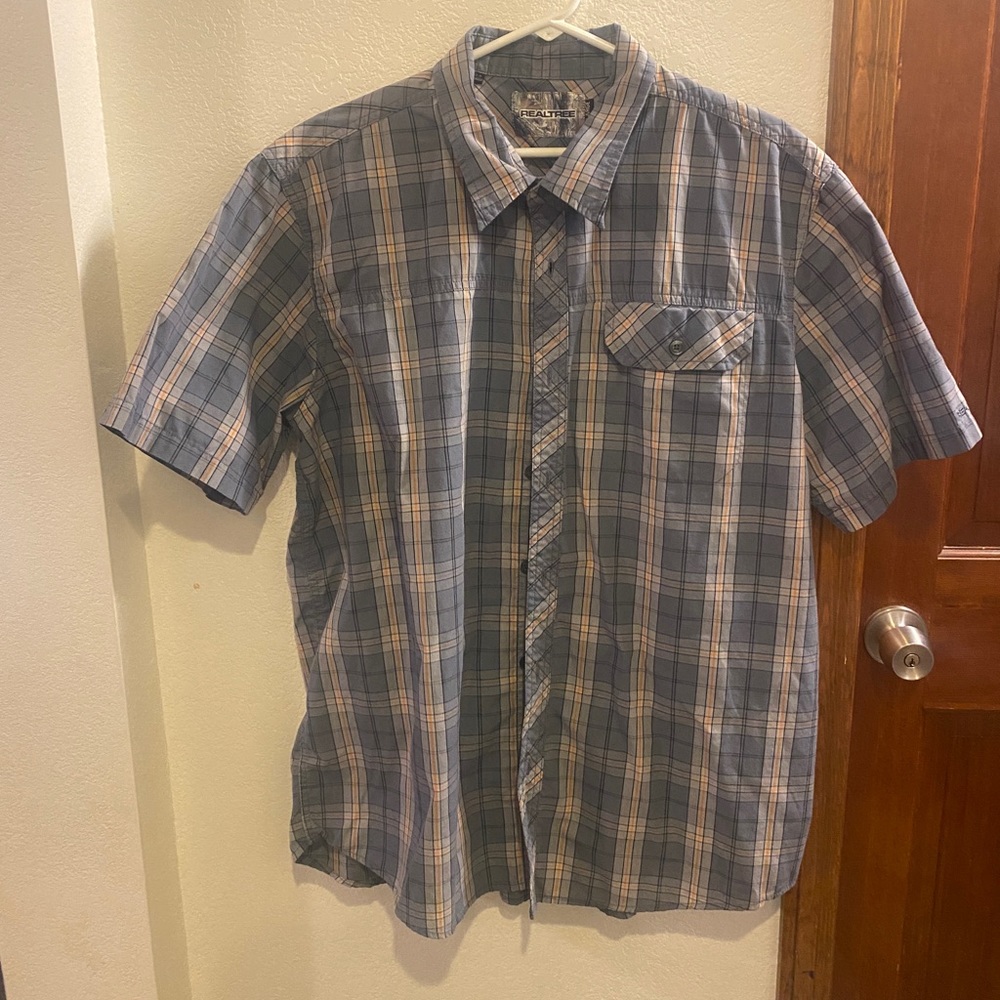 Realtree Shirt Mens Large XL Short Sleeve Button Up Breast Pocket Plaid Blue